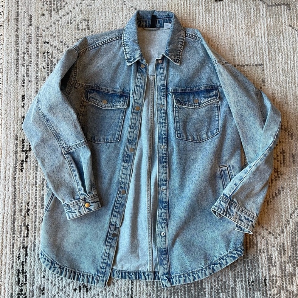 DIVIDED H&M denim shirt jacket shacket XS